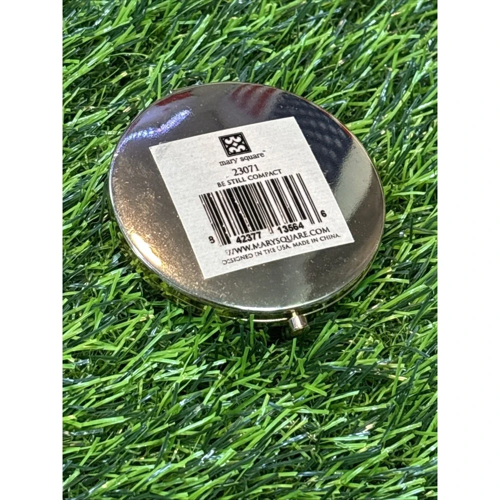 Mary Square Be Still Compact Mirror #23071 –‎ New With Tag